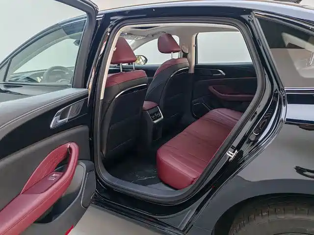 Hongqi H5 2026 2025 2.0T Automatic Mystic Shadow 2 Million Edition