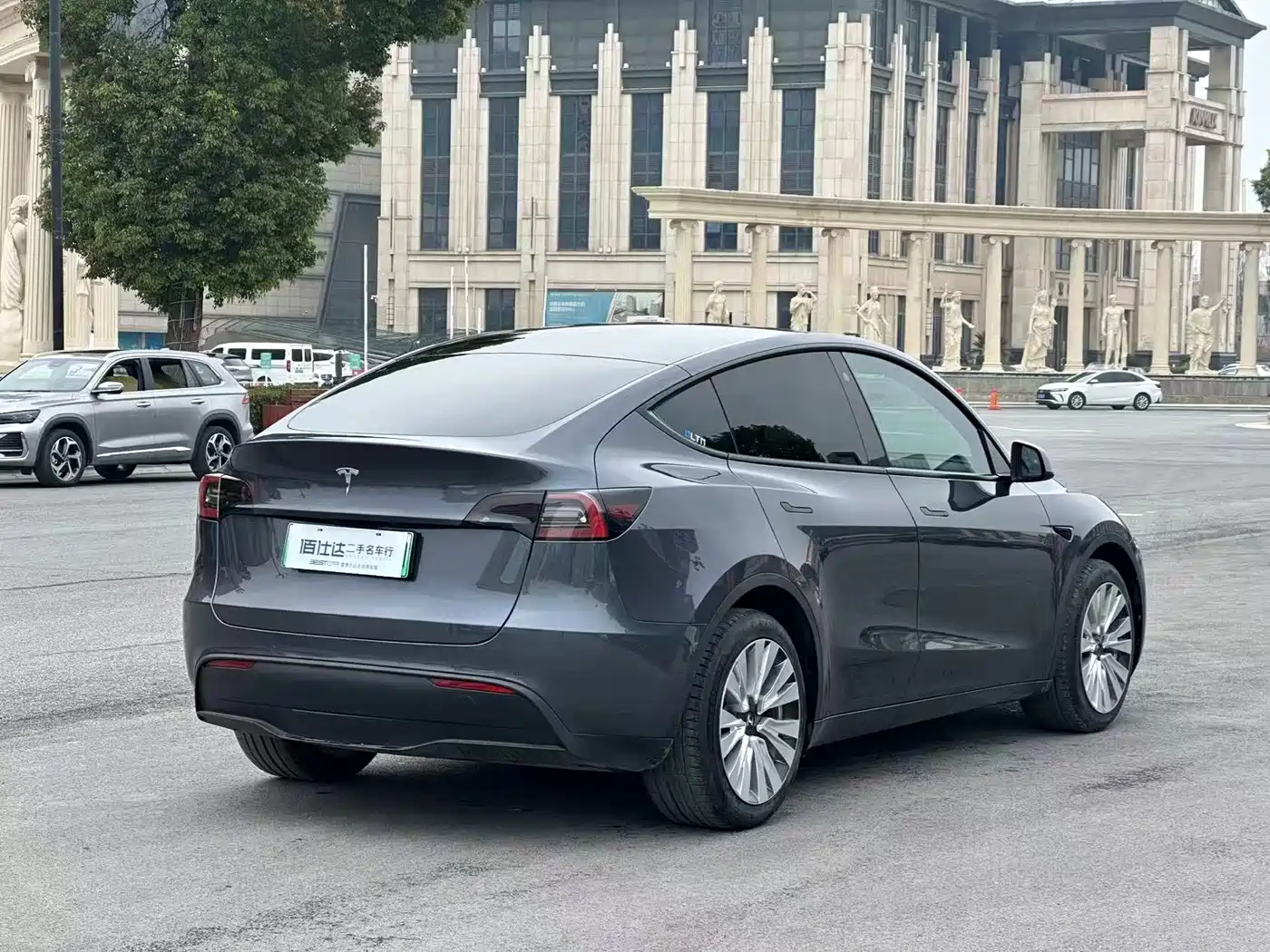 TESLA MODEL Y