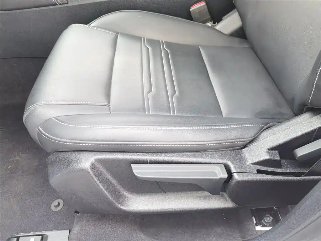 BYD Qin 2019 1.5L Automatic Luxury Edition фото 20