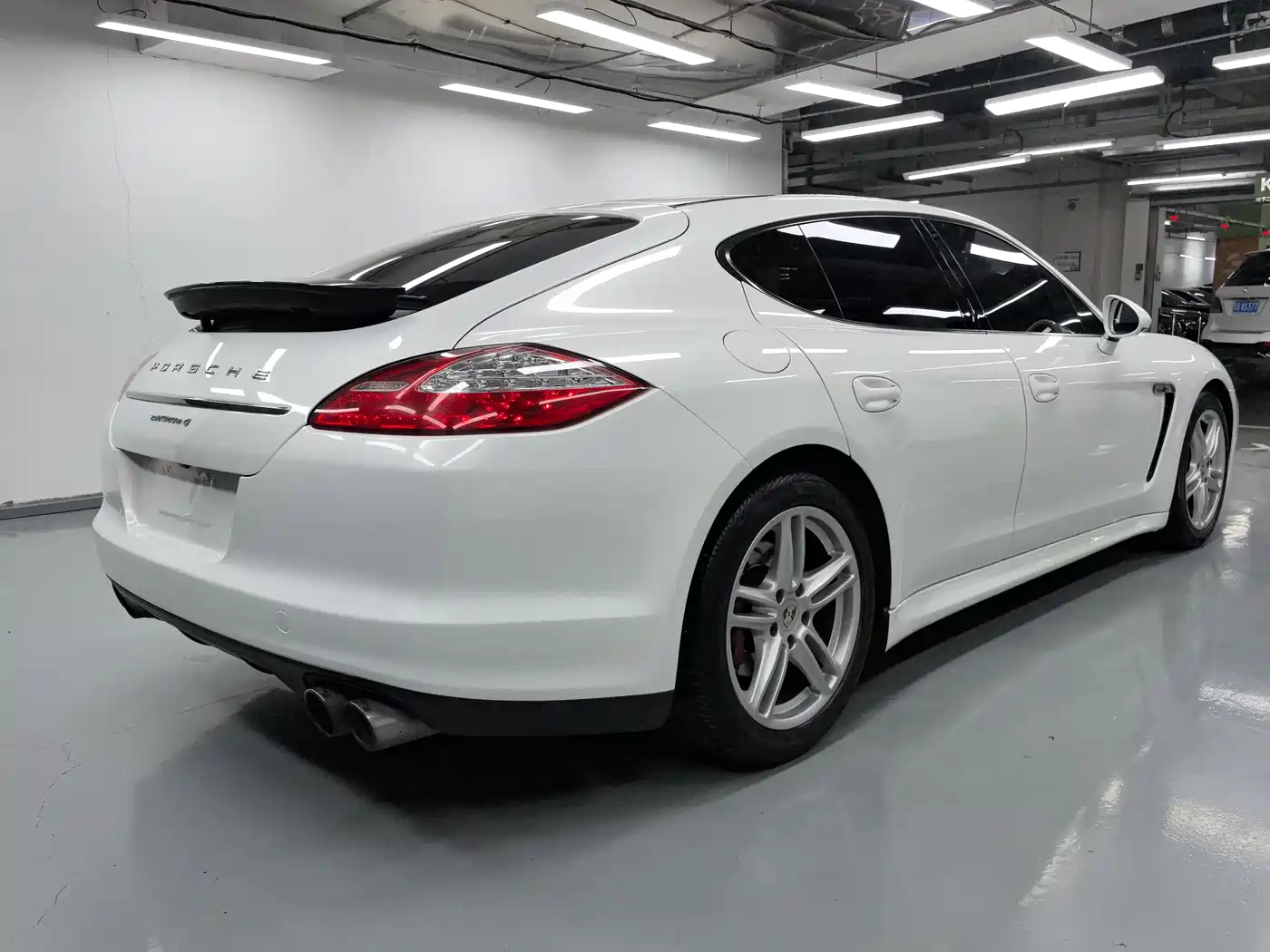 Porsche Panamera 2010 Panamera 4 3.6L фото 19