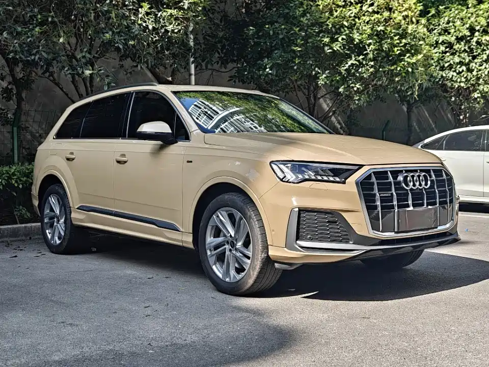 Photo 3 - Audi Q7