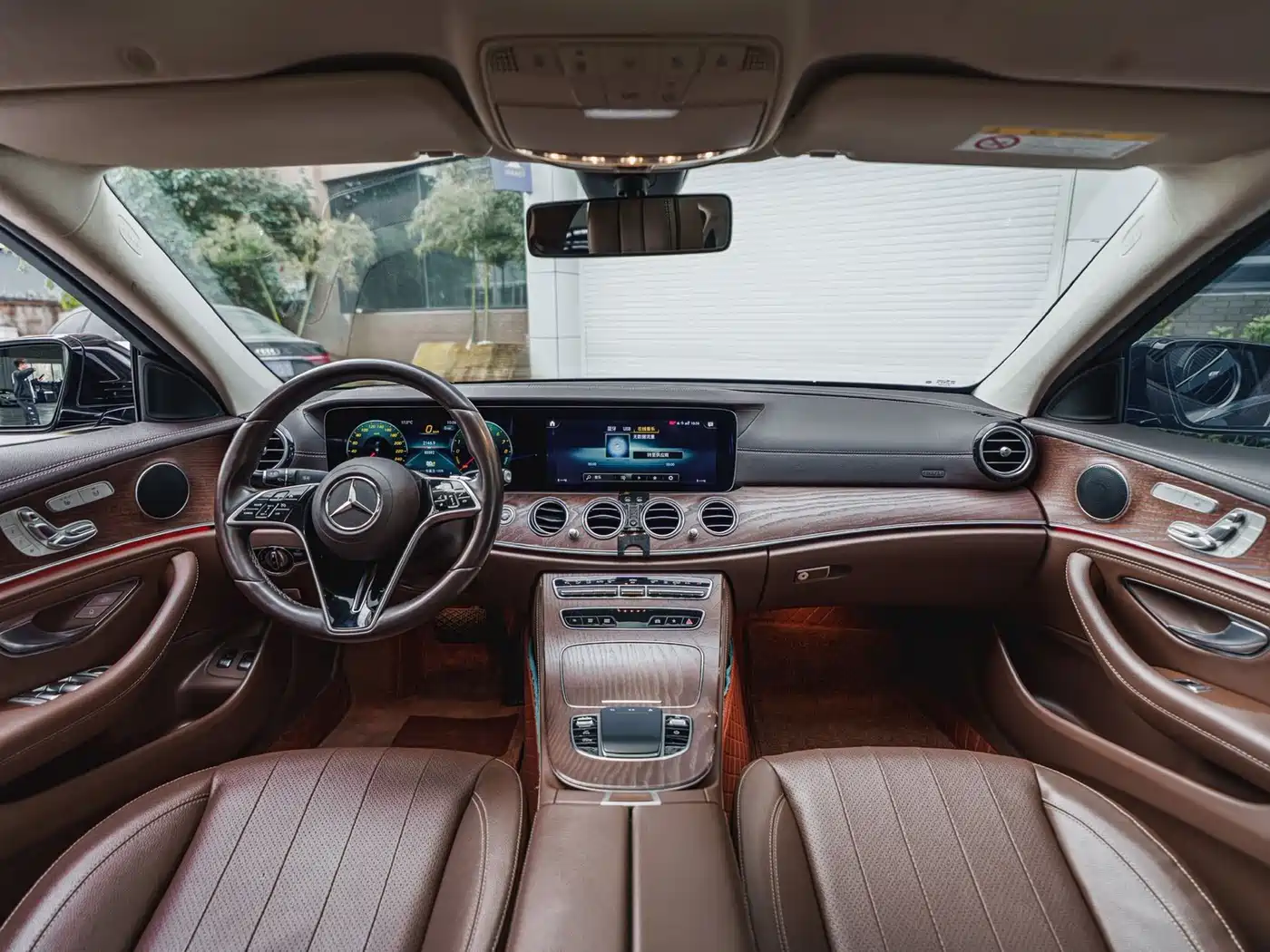 Mercedes-Benz E-Class New Energy 2022 E 350 e L Plug-in Hybrid Sedan фото 4