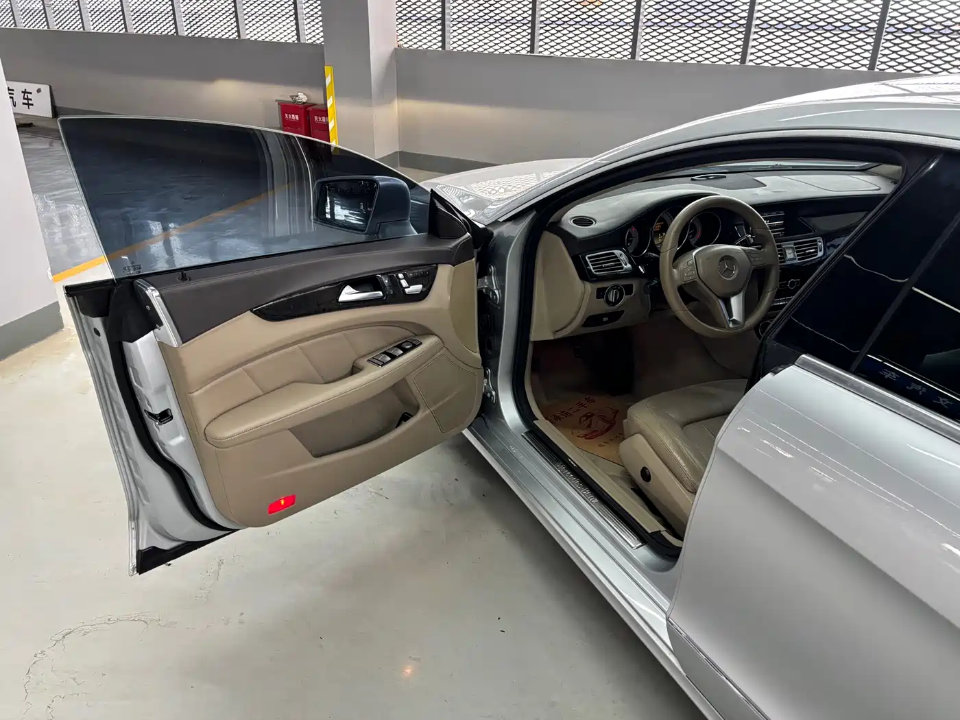 Mercedes-Benz CLS 2012 CLS 300 CGI фото 8