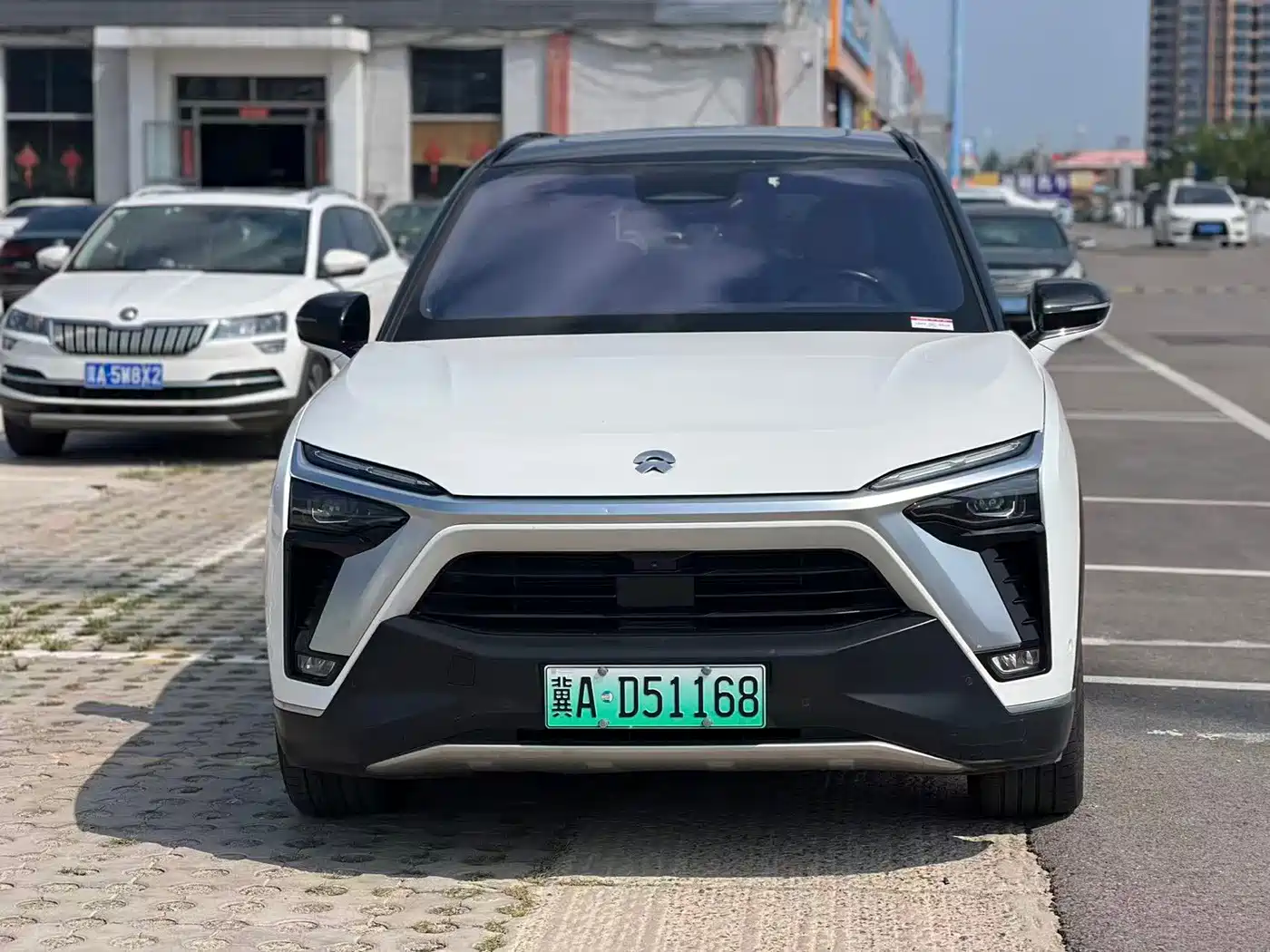 Фото 2 - NIO ES8