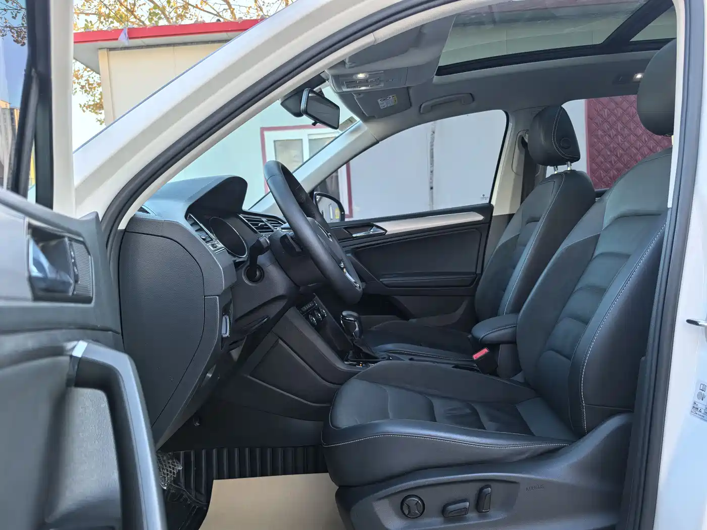Volkswagen Tiguan L 2021 330TSI Automatic 2WD Smart фото 13