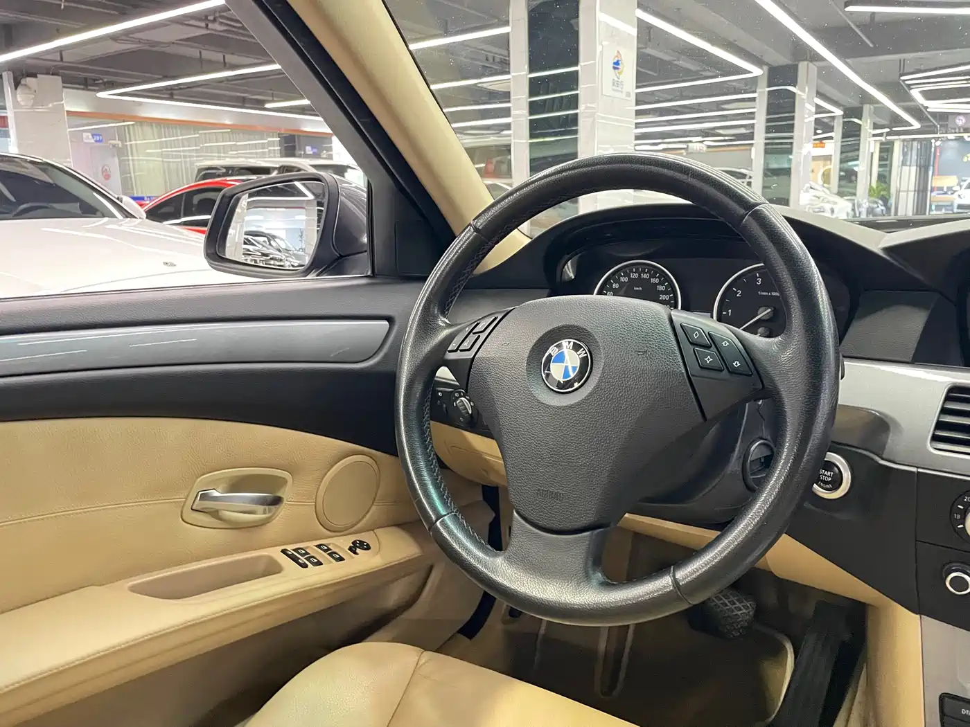 BMW 5 Series 2009 520Li Premium фото 12