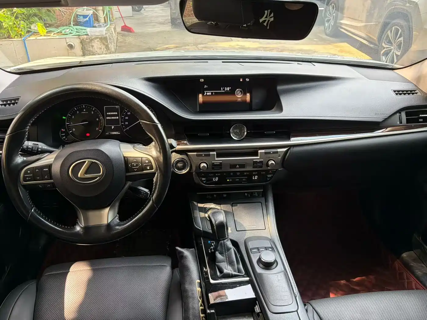 Фото 7 - Lexus ES