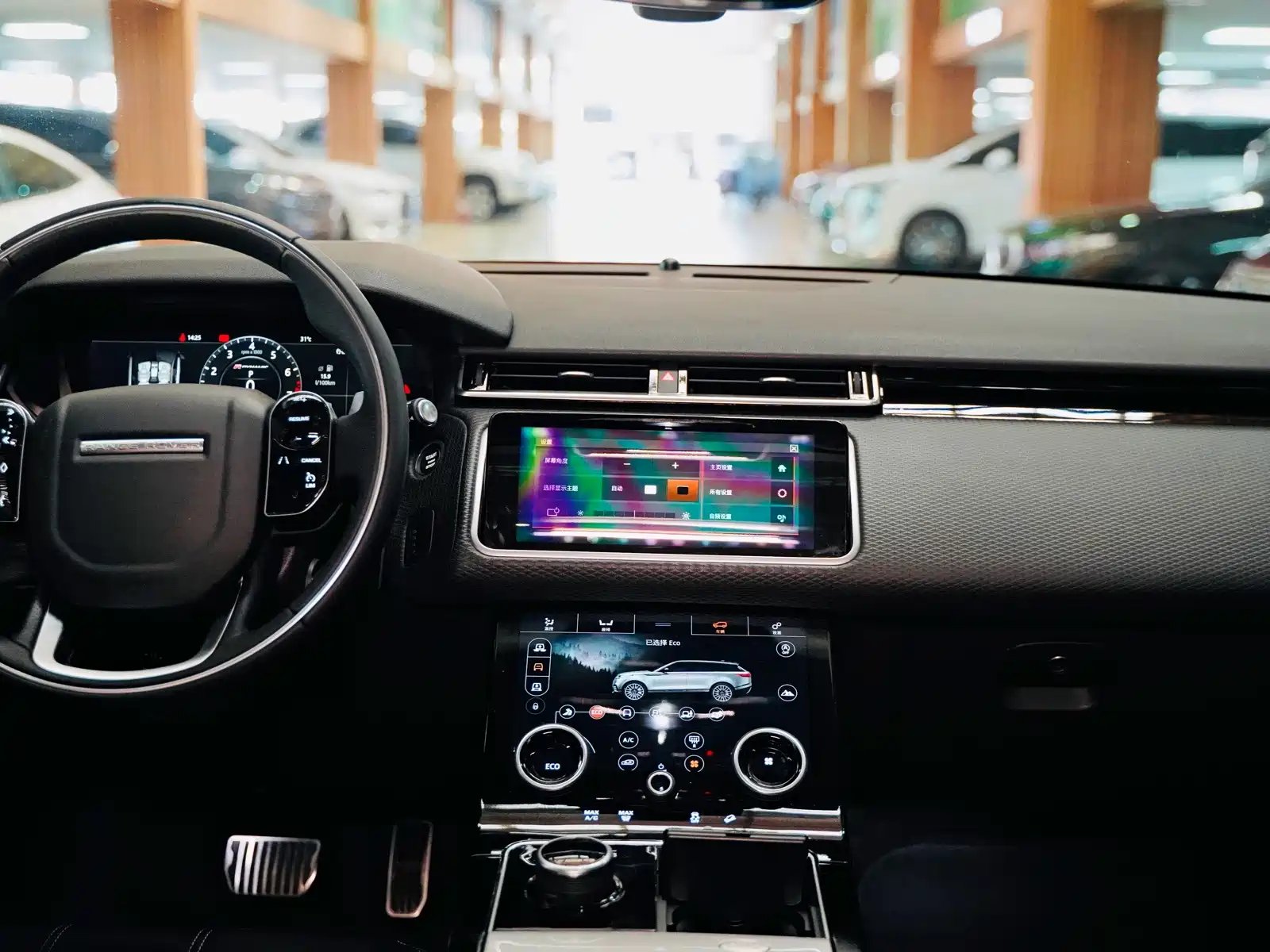 Фото 13 - Land Rover Range Rover Velar