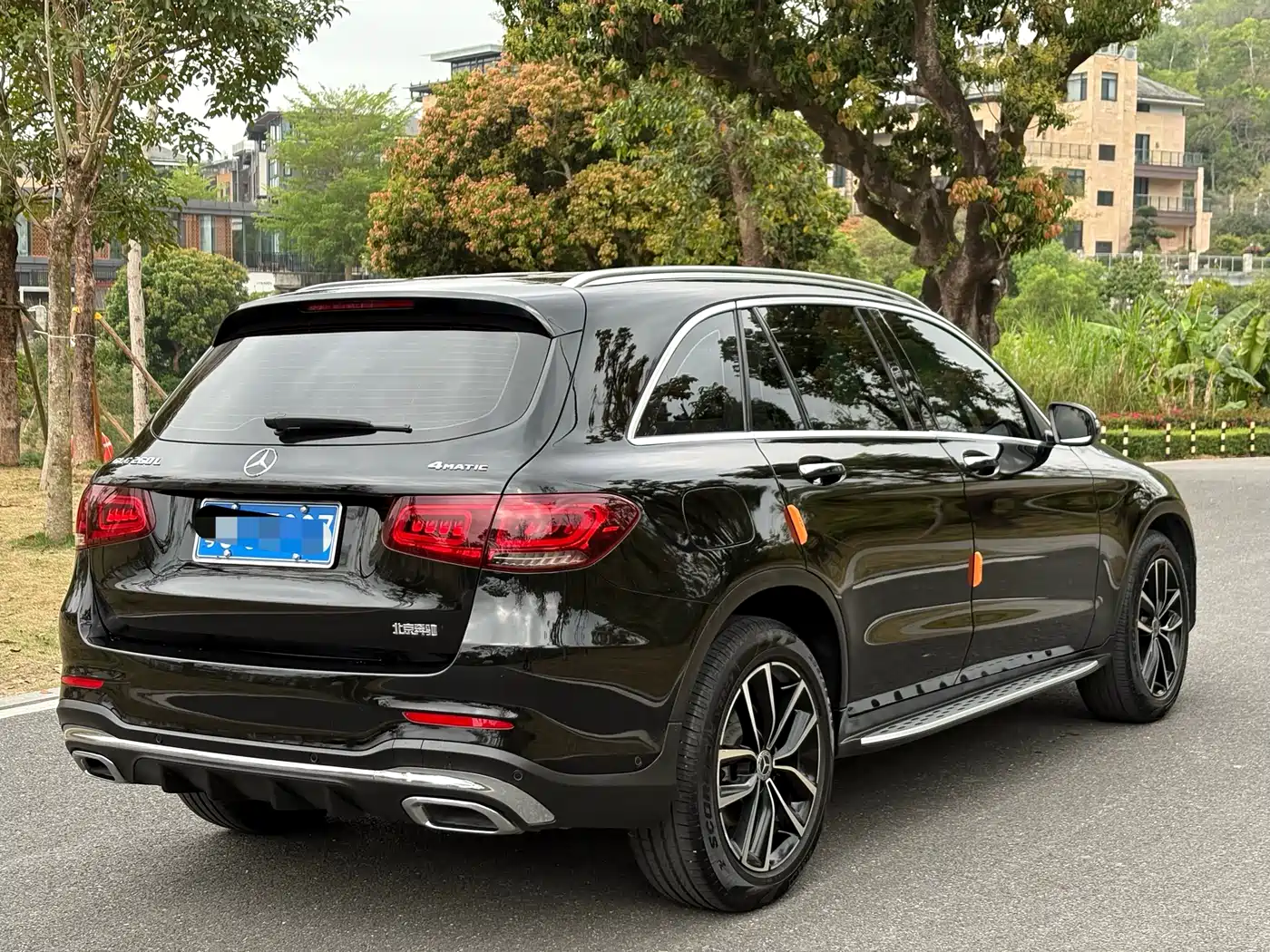 MERCEDES-BENZ GLC