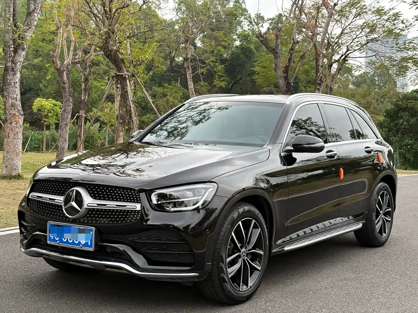 MERCEDES-BENZ GLC