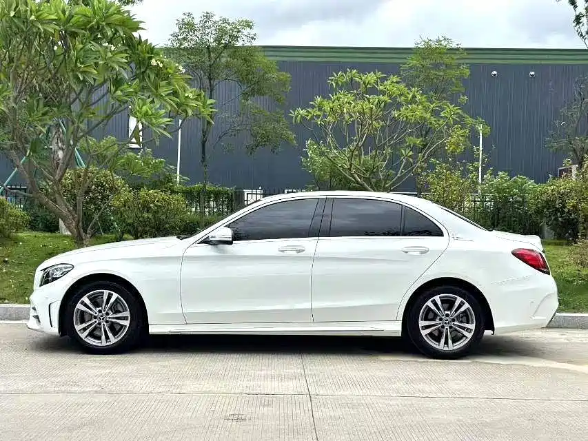 Mercedes-Benz C-Class 2017 C 200 L Sport фото 6