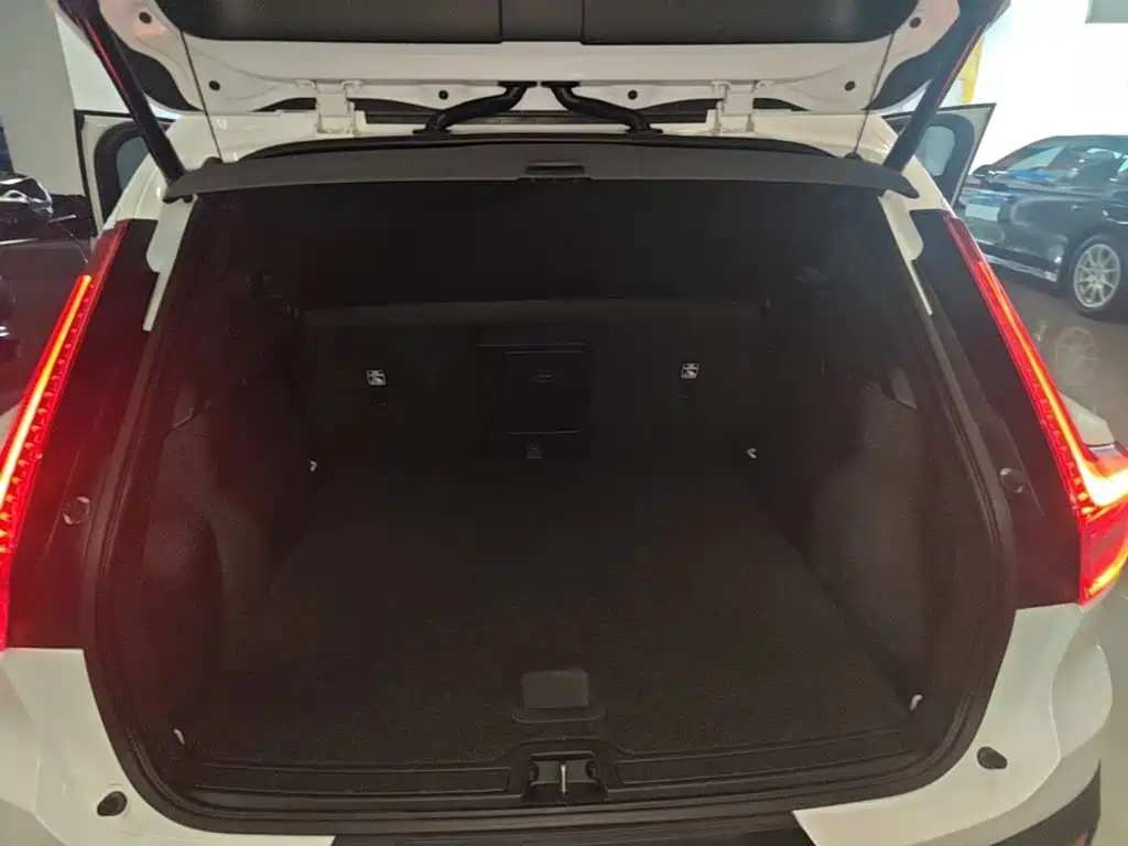 Volvo XC40 2021 2021 T4 AWD Smart Luxury Edition