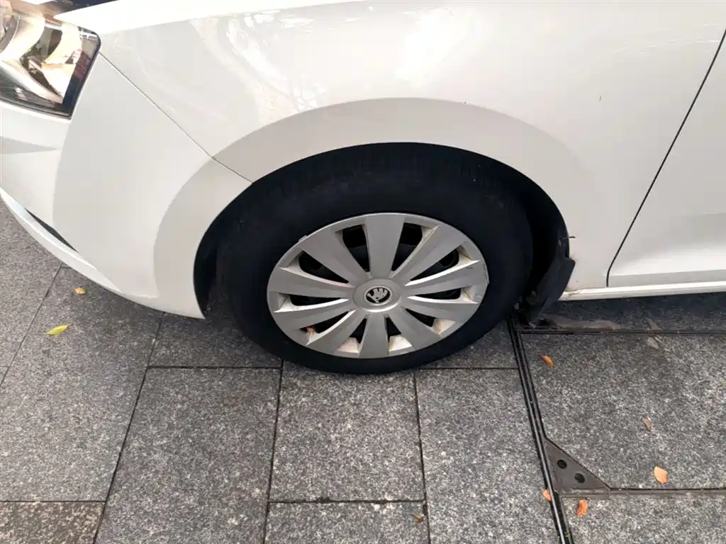 Škoda Skoda Rapid Spaceback 2019 Facelift 1.5L Automatic Standard Version China V фото 23