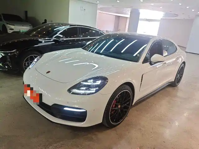 Porsche Panamera 2022