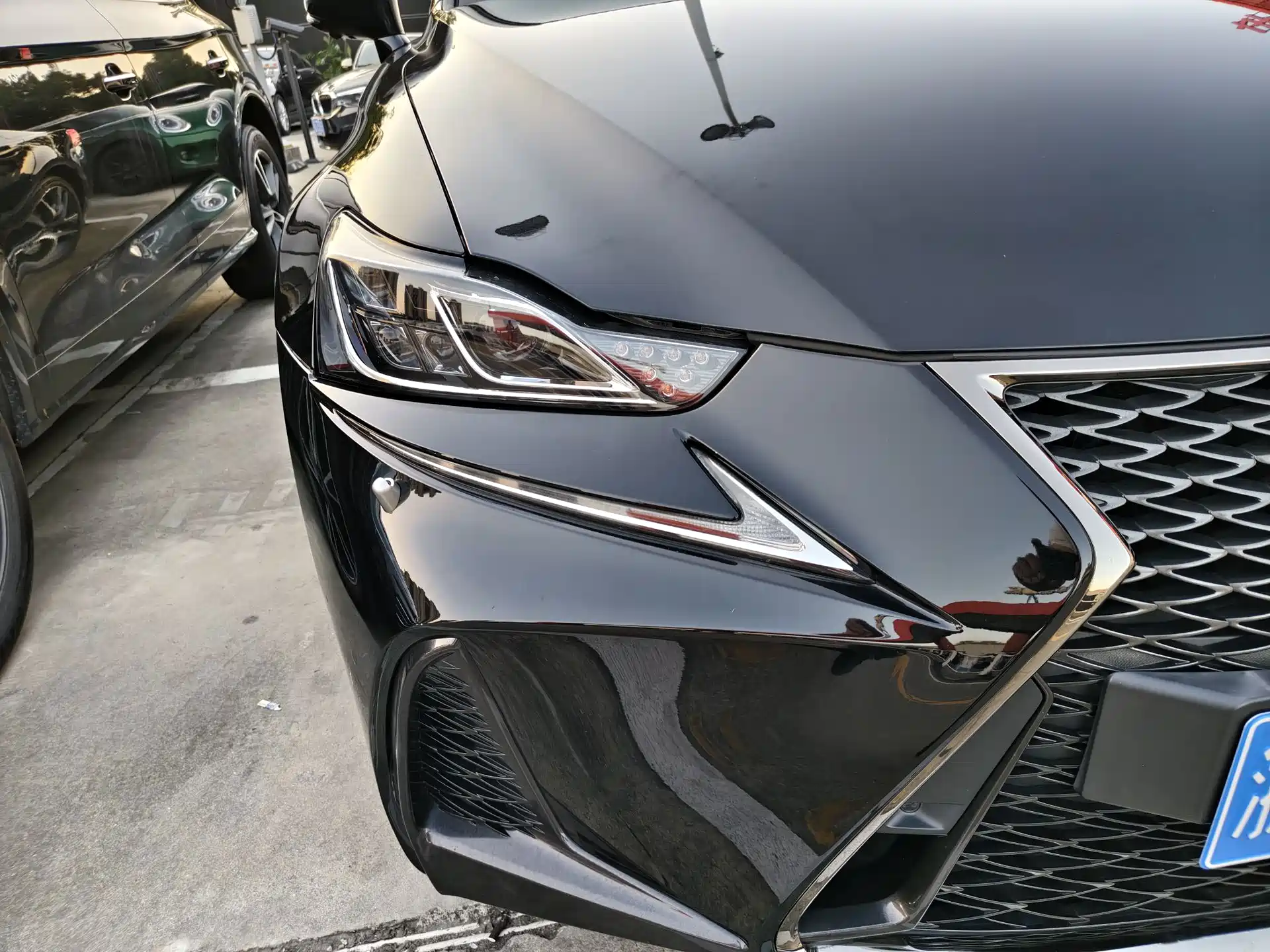 Фото 3 - Lexus IS