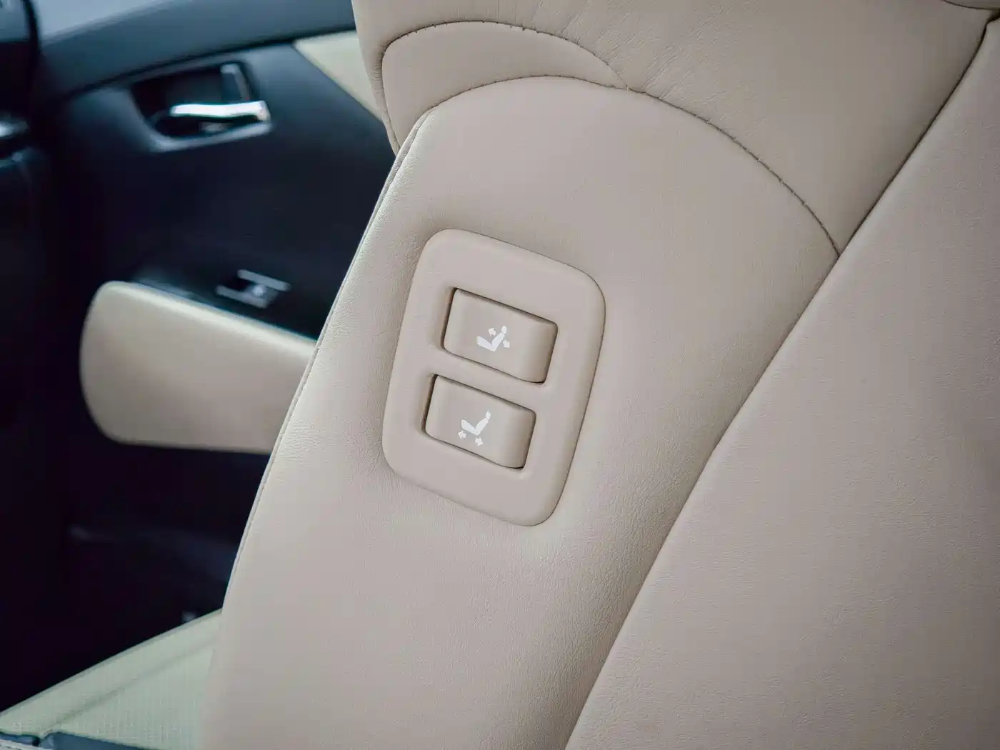 Toyota Vellfire 2020 Twin Engine 2.5L HV Premium Edition фото 17