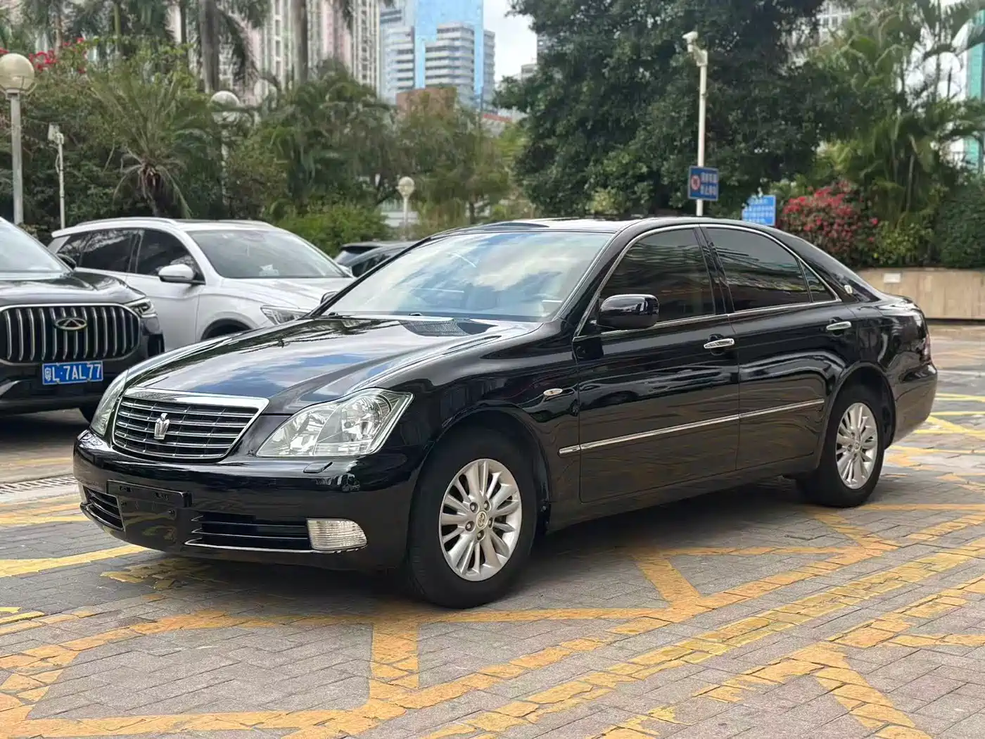 Toyota Crown 2006 2.5L Royal Leather Edition фото 3