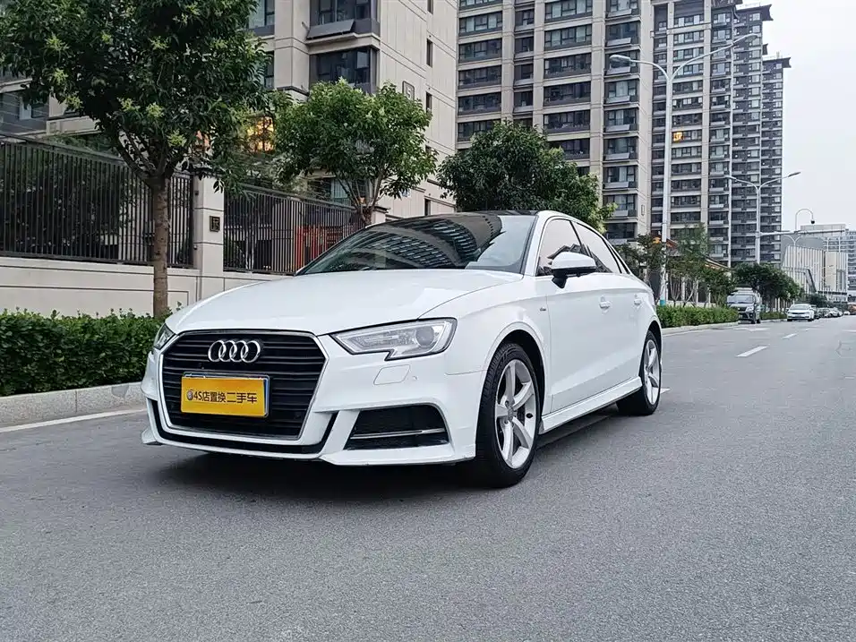Audi A3 2017 Limousine 35 TFSI Fashion