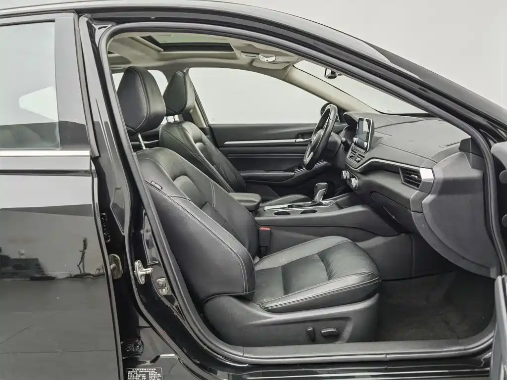Photo 23 - Nissan Teana