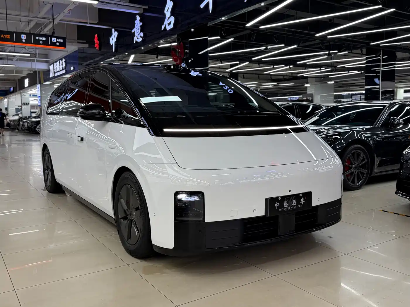 Li Auto MEGA 2025 2025 Model Home Family Special Edition