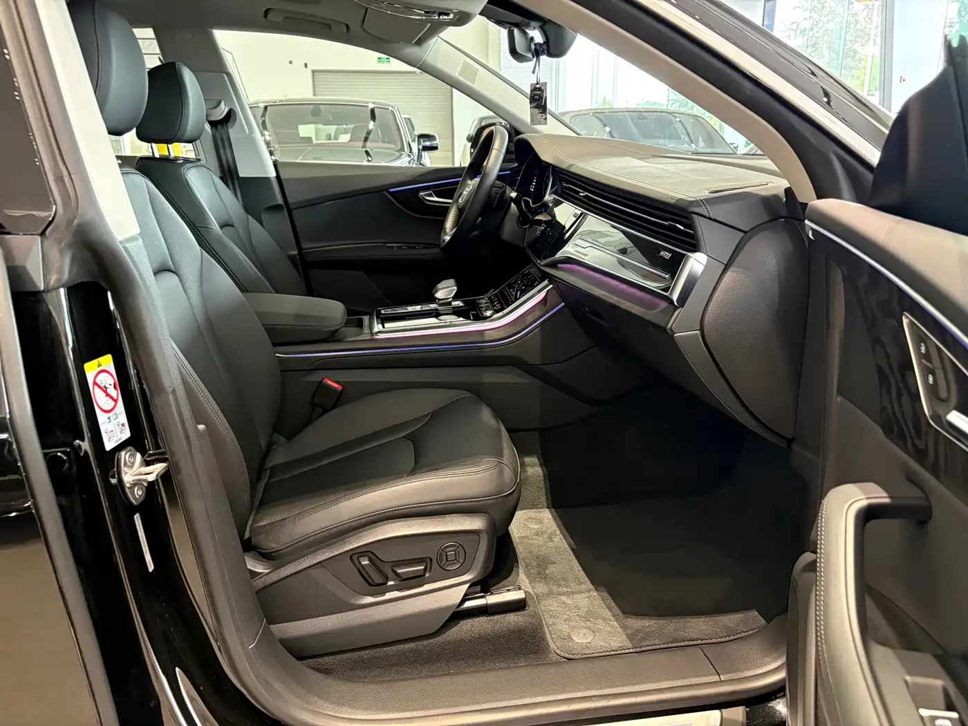 Audi Q8 2024 2023 55 TFSI Luxury Sport