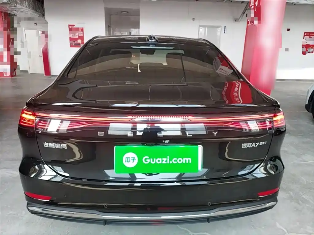 Geely Galaxy Galaxy A7 2025 EM-i 150km Explorer+ Edition фото 6