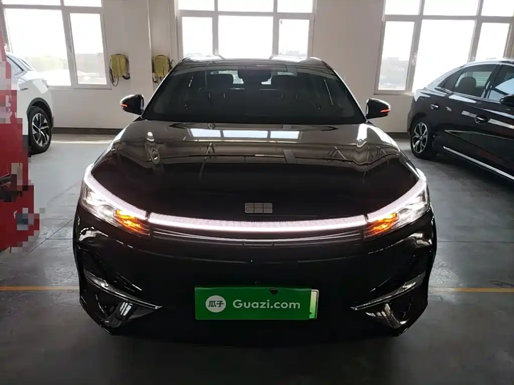 Geely Galaxy Galaxy A7 2025 EM-i 150km Explorer+ Edition фото 3