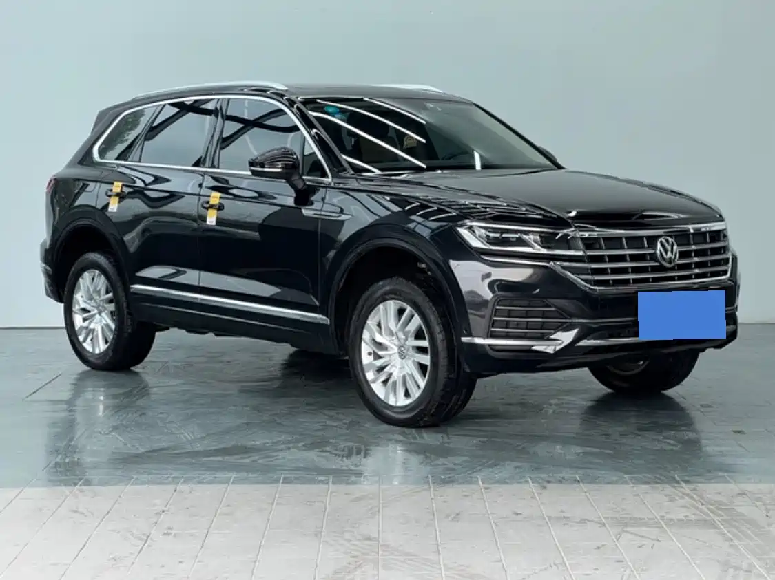 VOLKSWAGEN TOUAREG