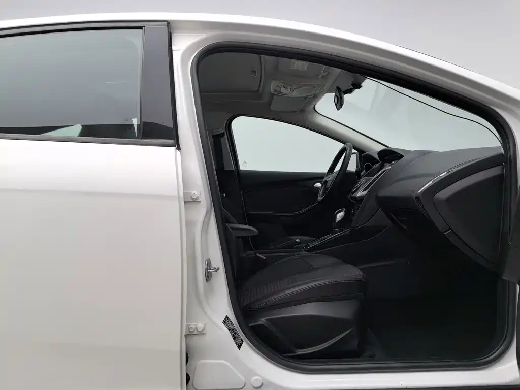 Photo 23 - Ford Focus