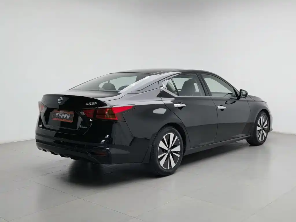 Photo 2 - Nissan Teana
