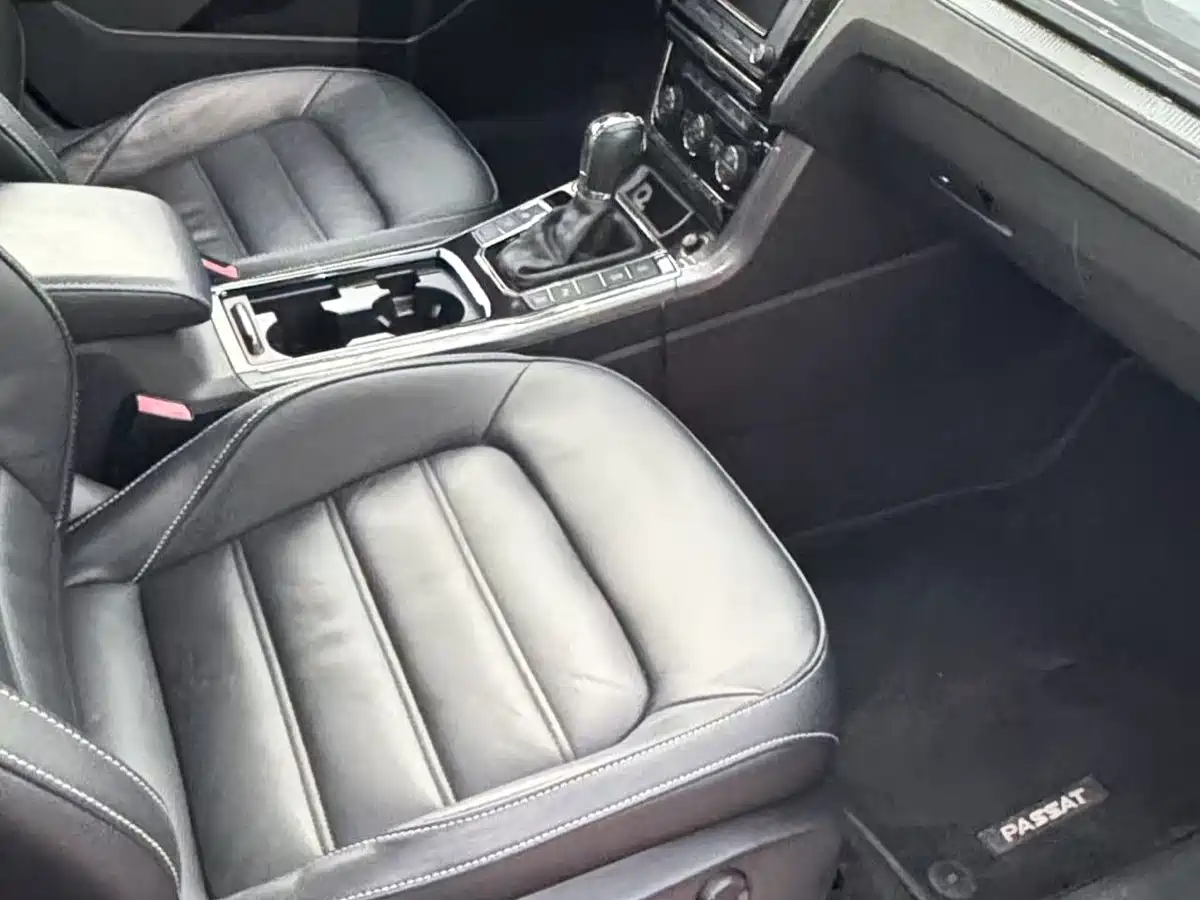 Volkswagen Passat 2017 330TSI DSG Prestige фото 5