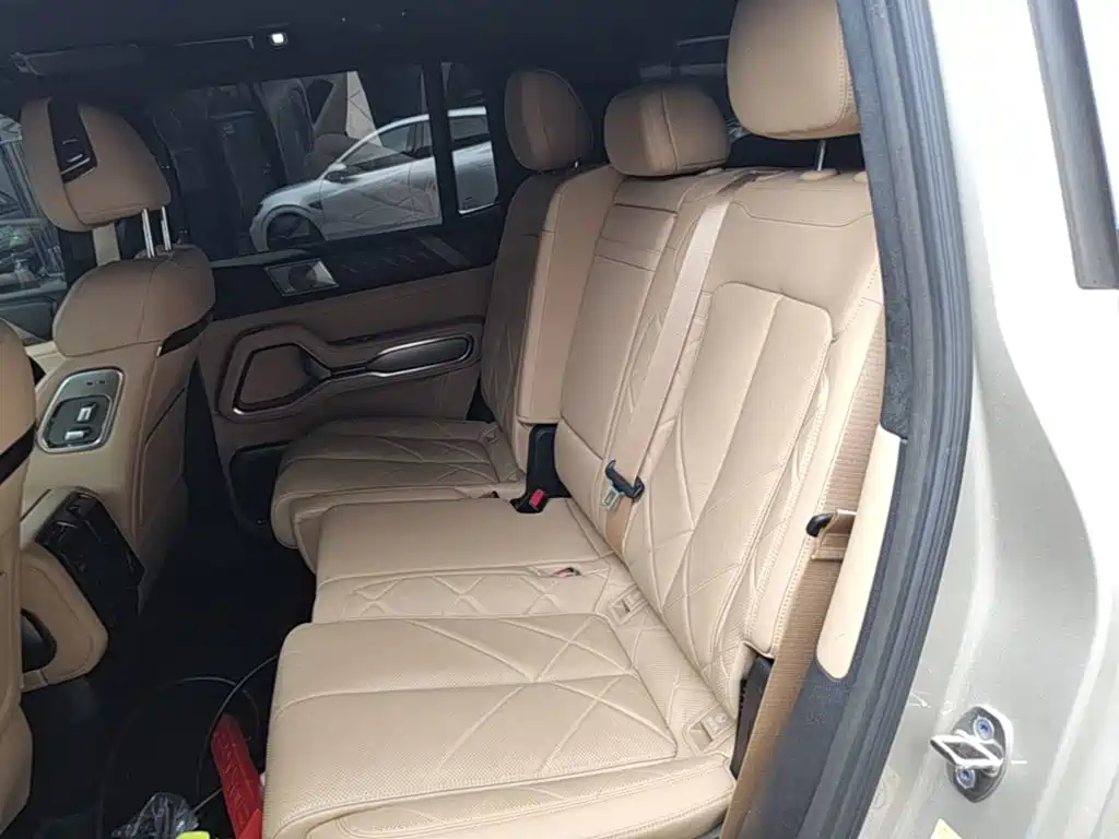 Fang Cheng Bao Leopard 8 2024 2025 Zhiyong Flagship 7-Seater