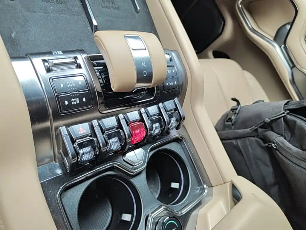 Fang Cheng Bao Leopard 8 2024 2025 Zhiyong Flagship 7-Seater