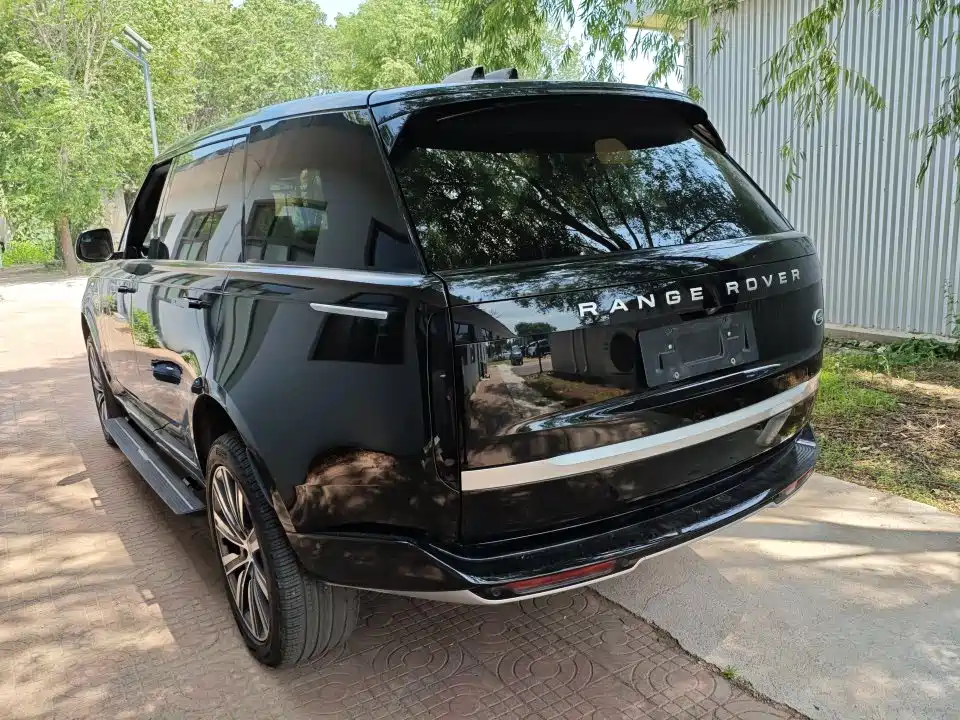 Land Rover Range Rover 2024 3.0 L6 400PS Genesis Extended фото 4