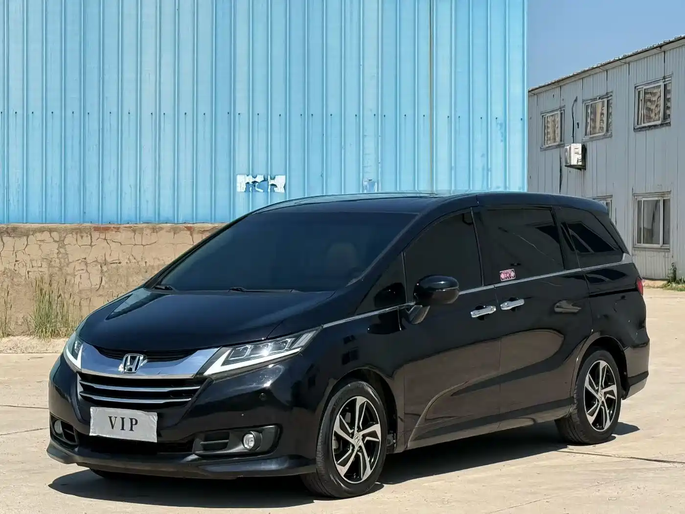 Фото 1 - Honda Odyssey