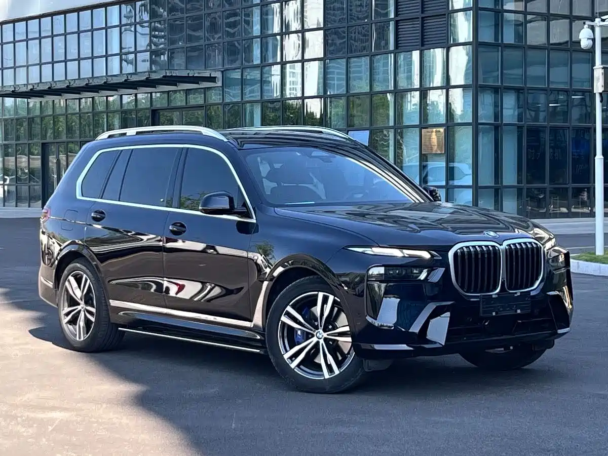 BMW X7 2023 xDrive40i Exclusive M Sport Package фото 3