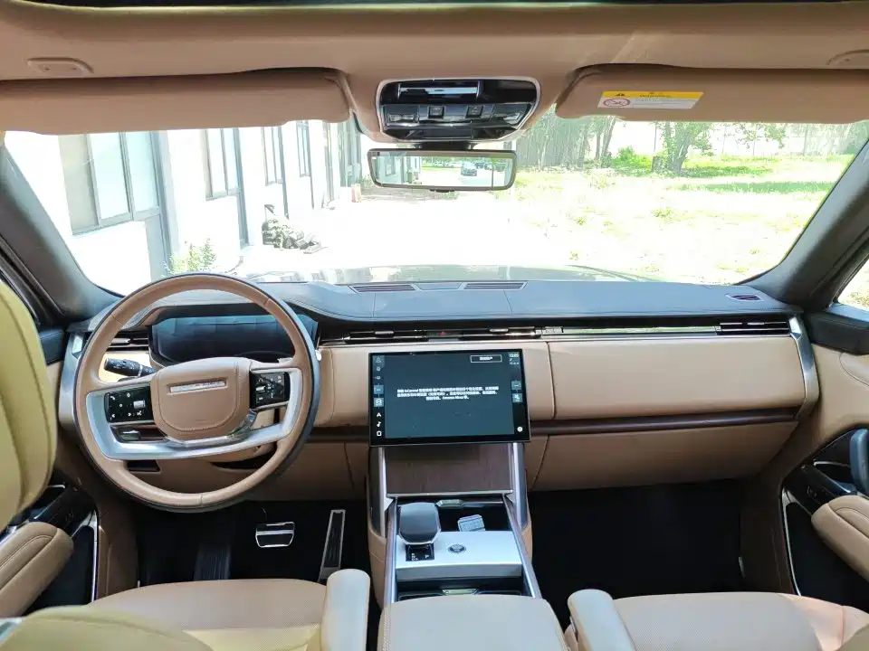 Land Rover Range Rover 2024 3.0 L6 400PS Genesis Extended фото 5