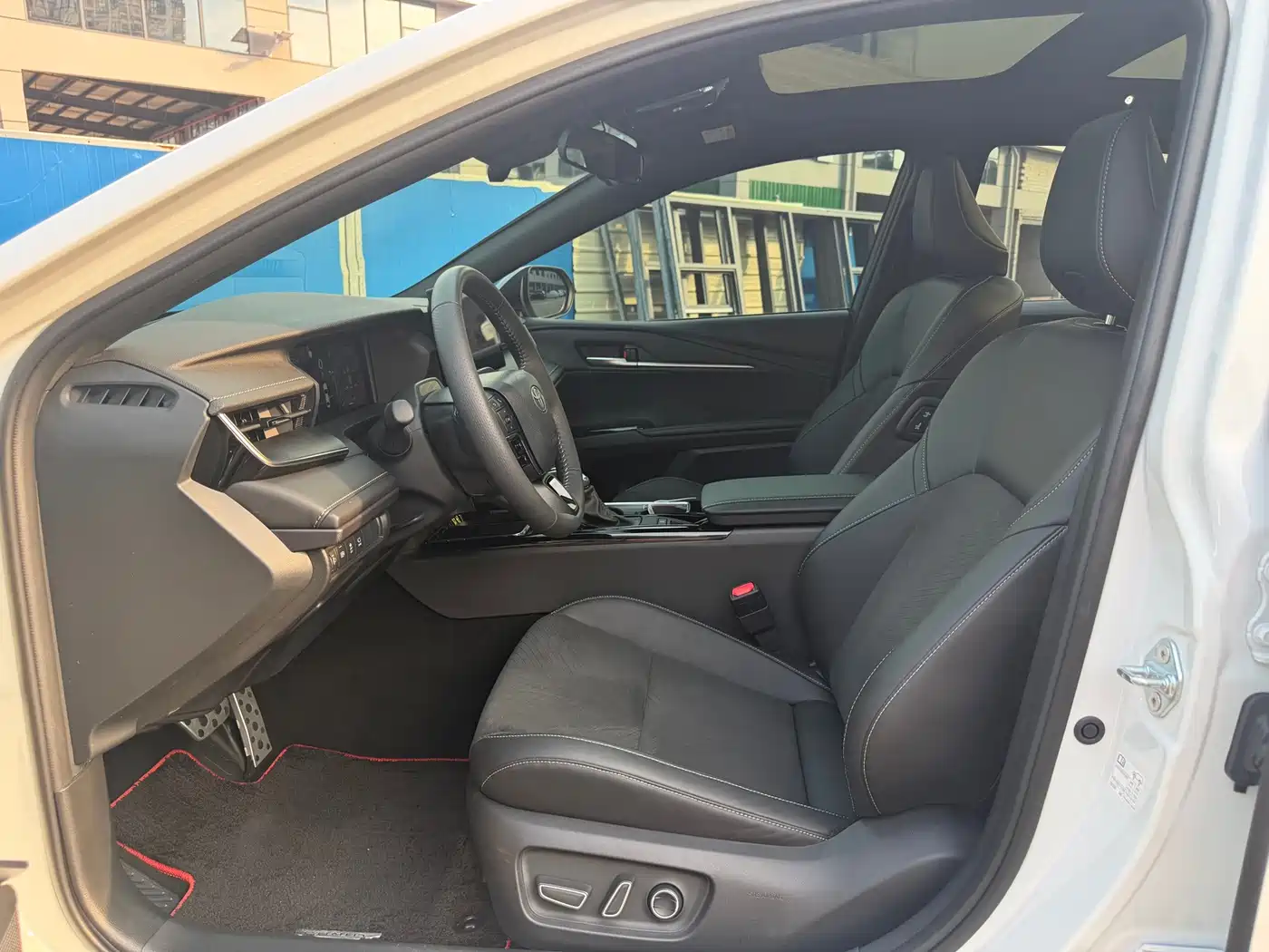 Photo 4 - Toyota Camry