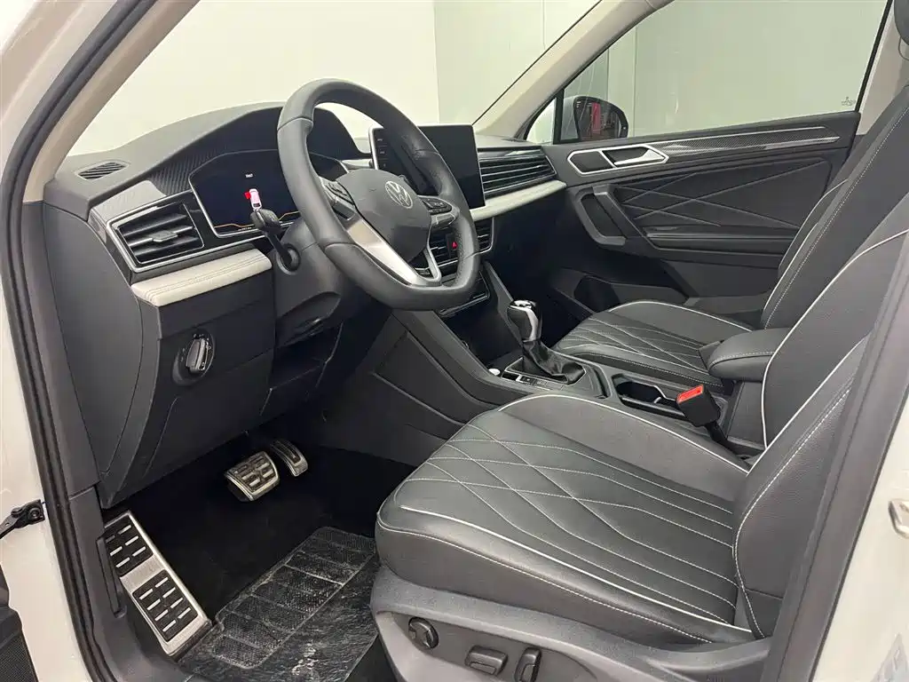 Volkswagen Tiguan L 2024 Outstanding 330TSI Auto 2WD R-Line Dragon Glory Edition фото 2