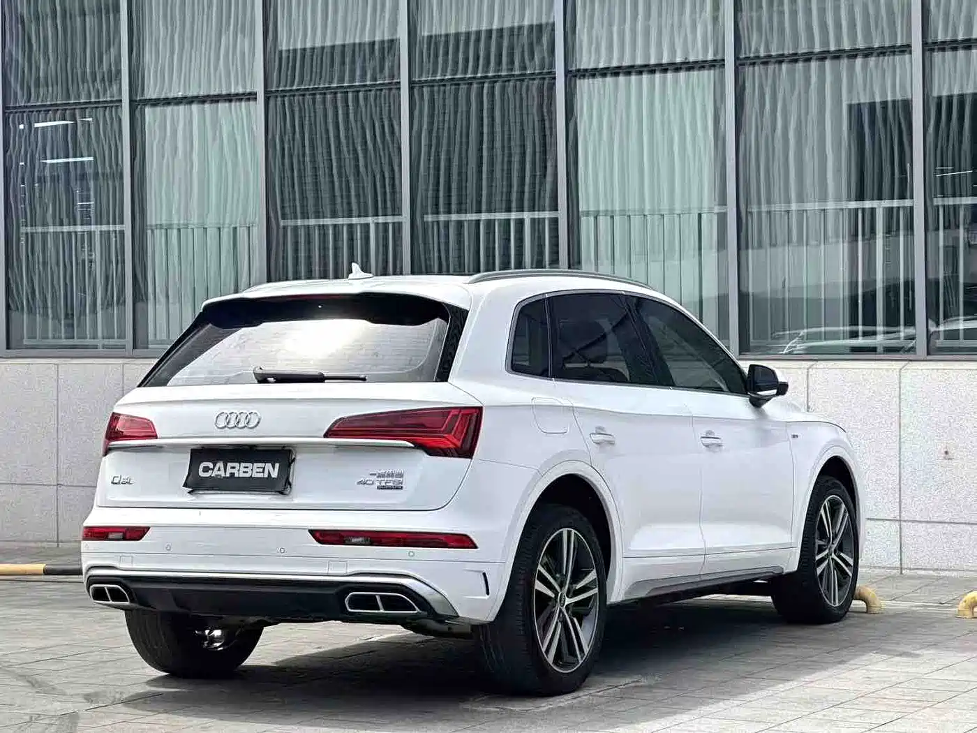 Фото 13 - Audi Q5L