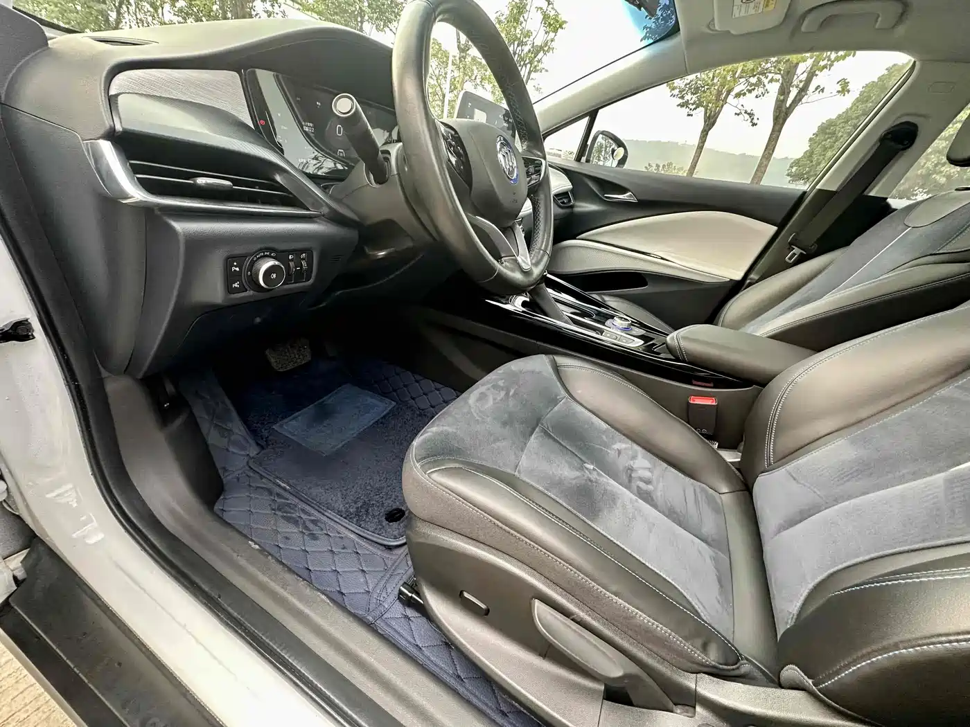 BUICK SLIGHTLY BLUE 6