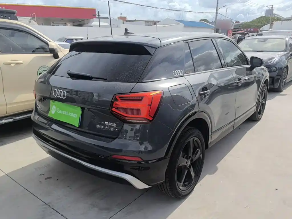 Audi Q2L 2019 2018 35 TFSI Launch Exclusive Edition China VI