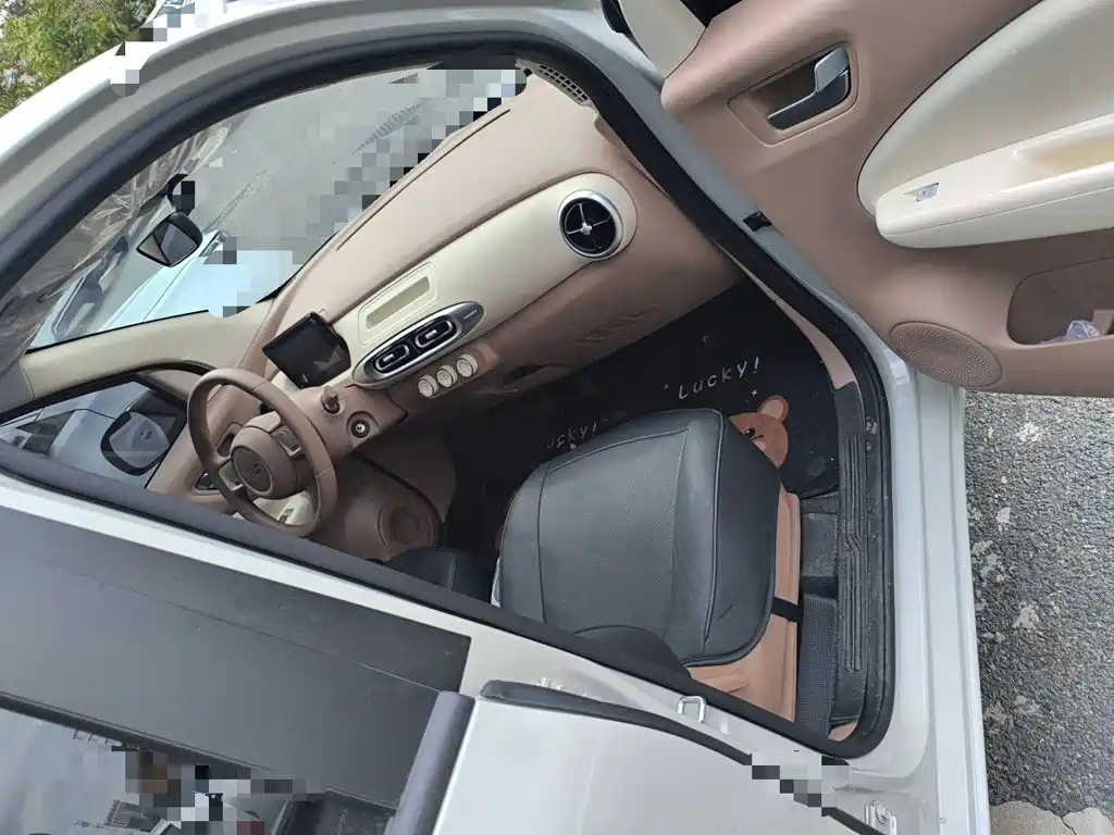 Wuling Motors Hongguang MINIEV 2026 2025 4-Door Advanced