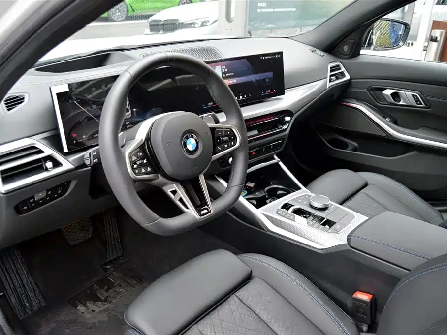BMW 3 Series 2025 330Li Premium M Sport Night Edition фото 8