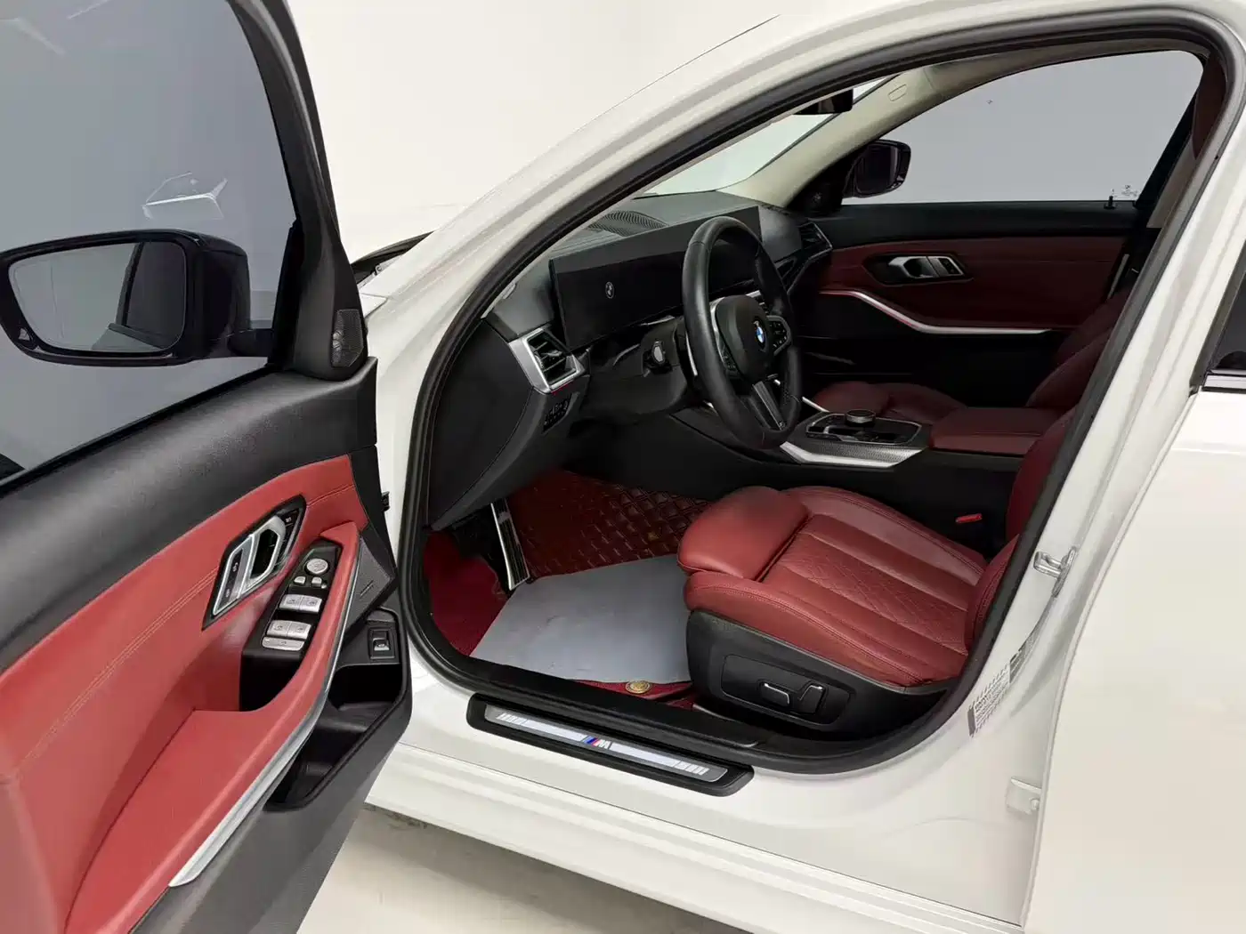 BMW 3 Series 2024 325Li M Sport Shadowline Package фото 11