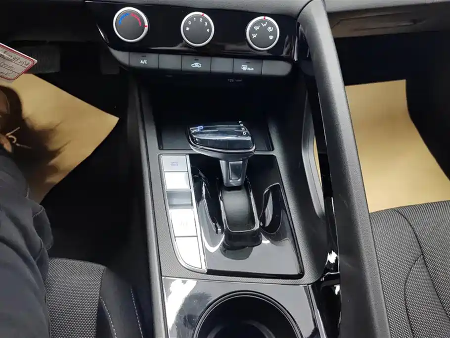MODERN ELANTRA