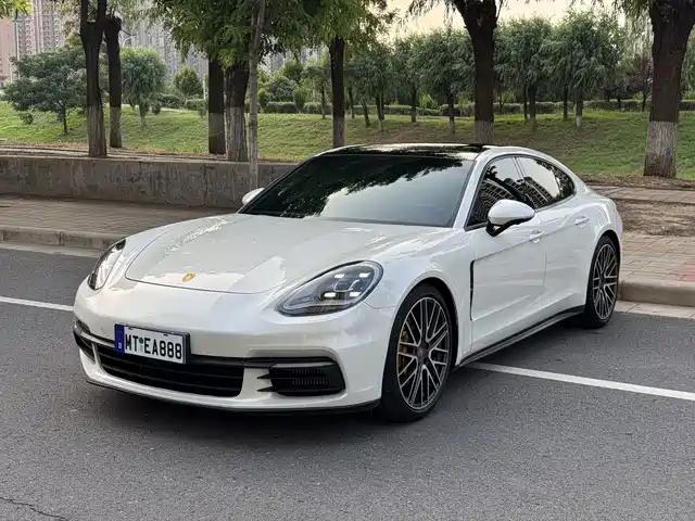 Porsche Panamera 2020
