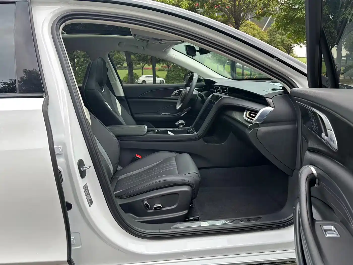 Hongqi H6 2023 2.0T Comfort Edition фото 12