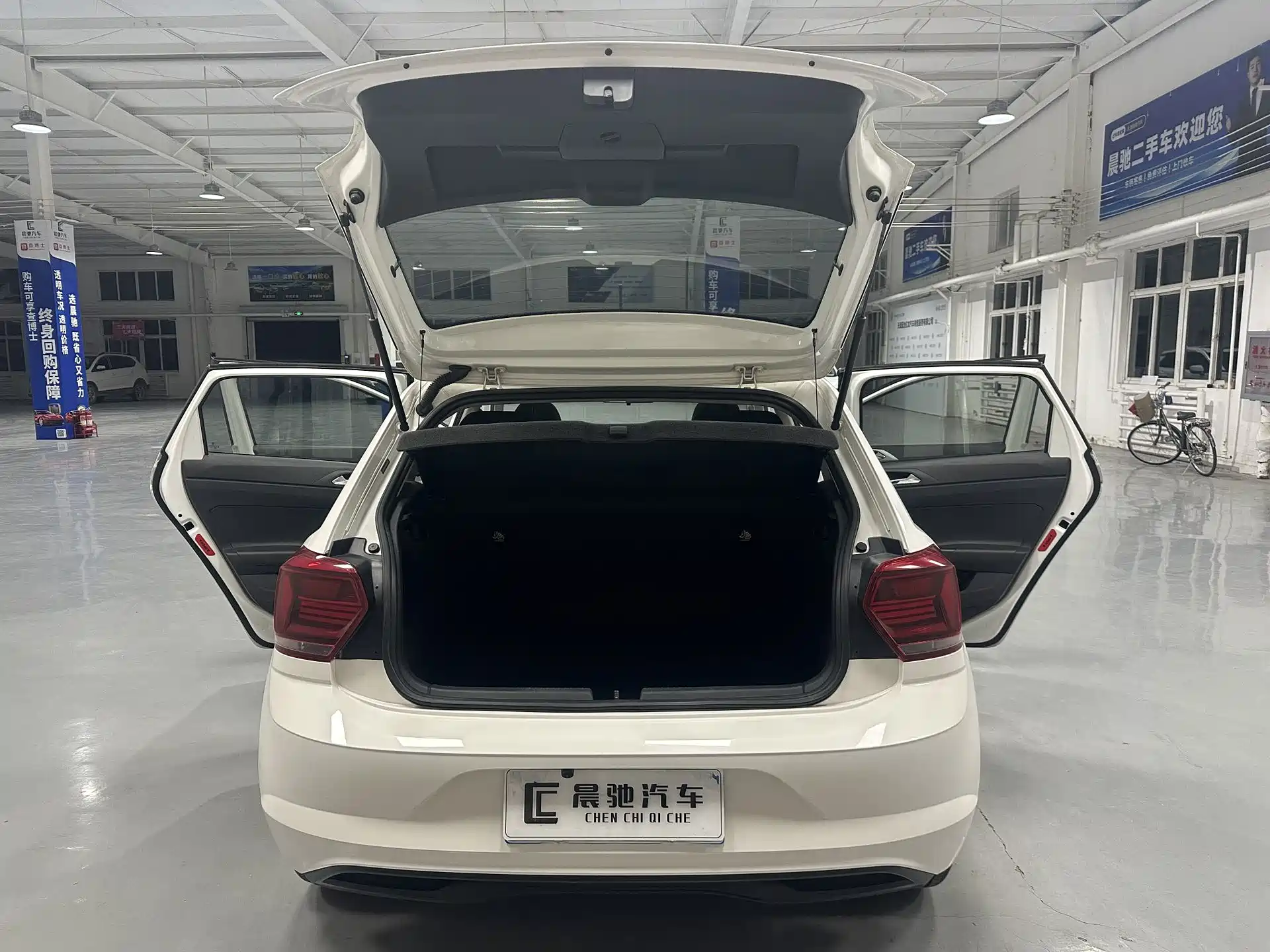 صورة 15 - Volkswagen Polo