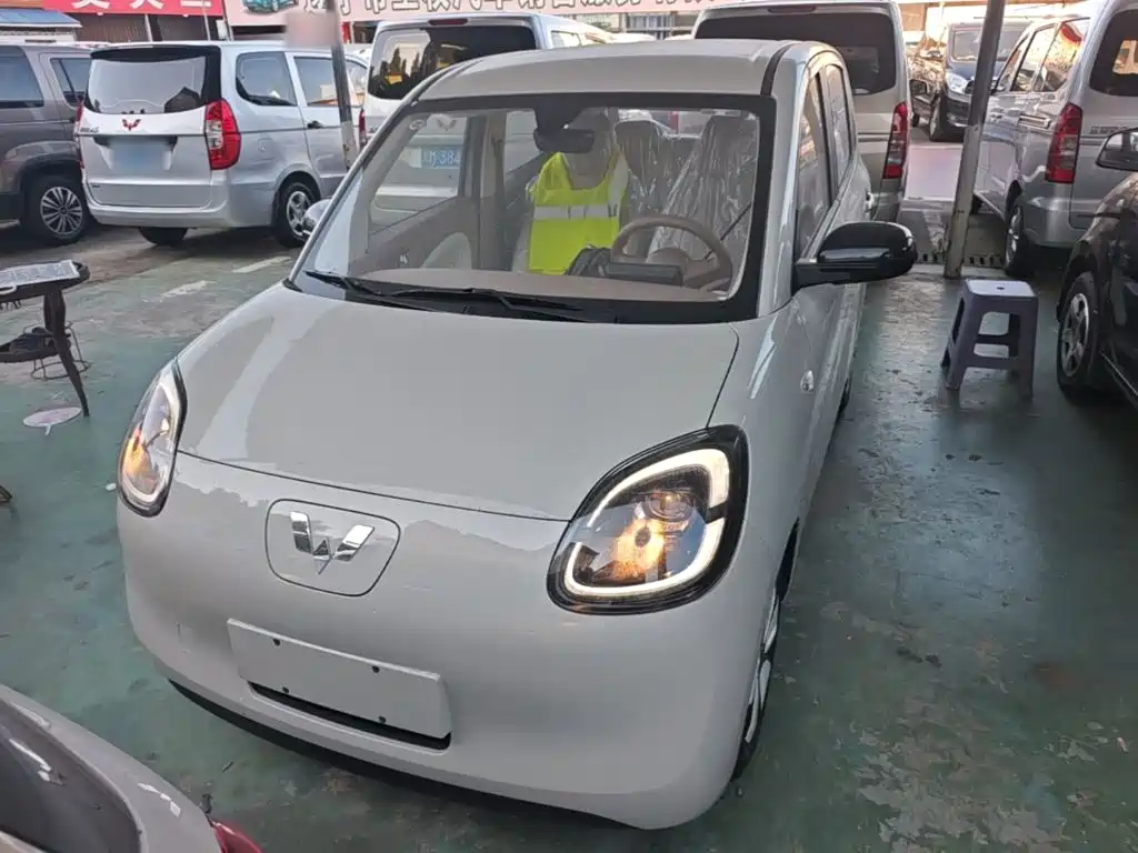 Wuling Motors Hongguang MINIEV 2026 2025 4-Door Advanced